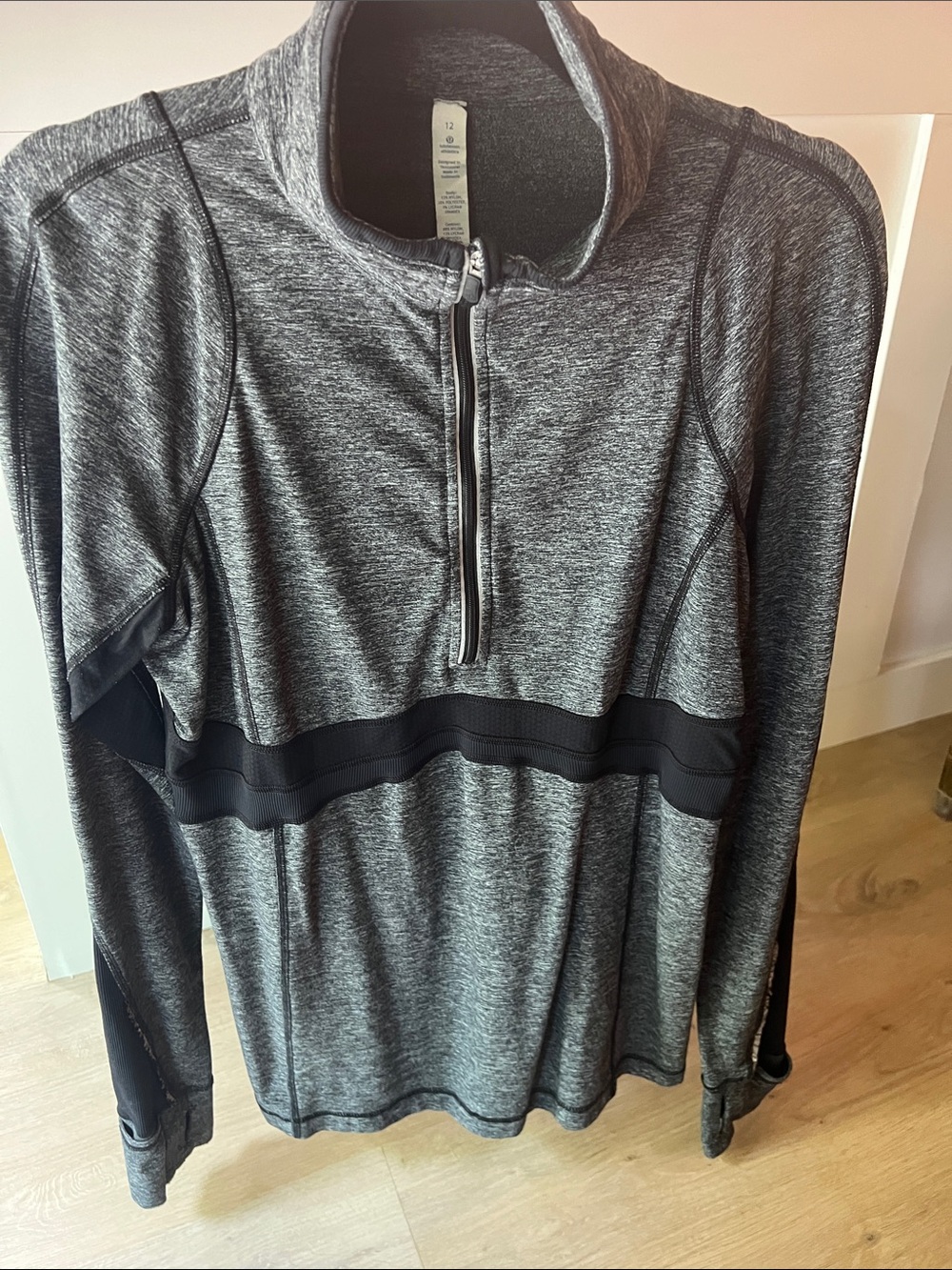 lululemon athletica Women’s 12 Heathered 1/2 Zip Jacket with Black Mesh Panels